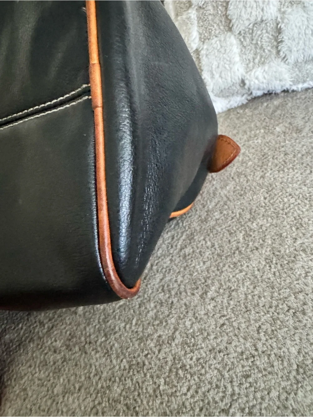 Dooney & Bourke classic dooney